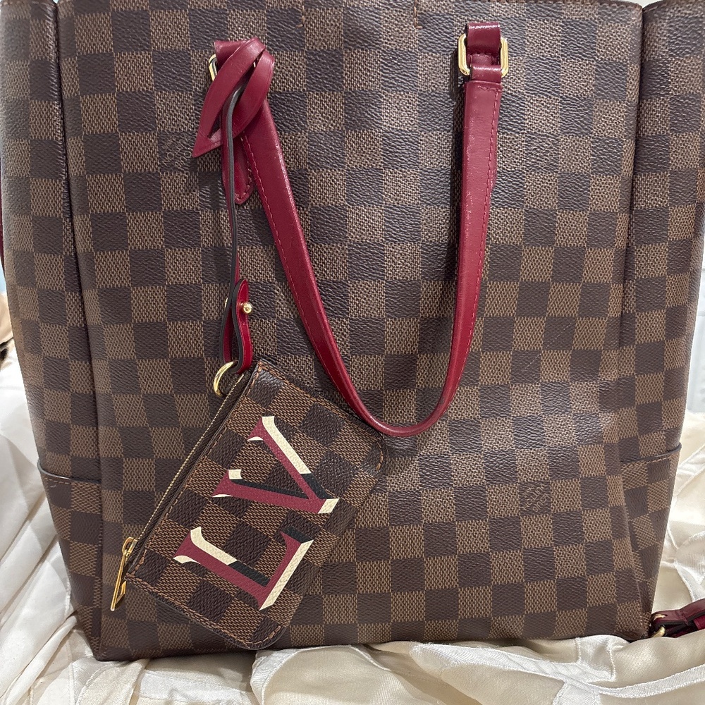 Louis Vuitton purse